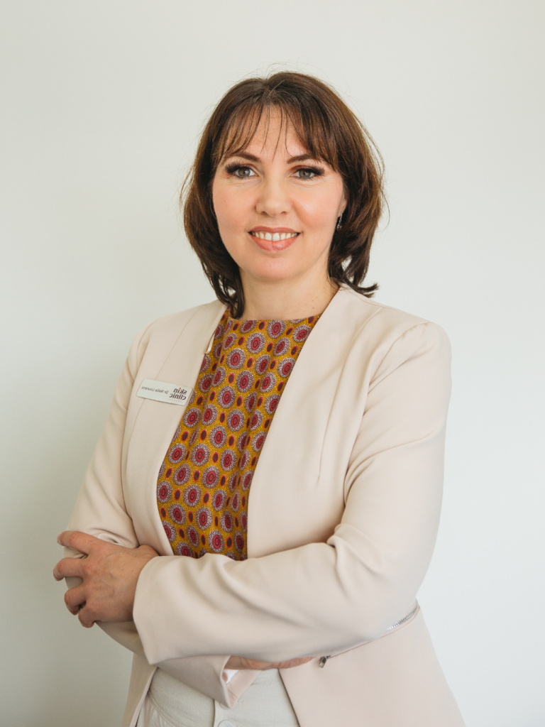 Dr Nelia Lourens